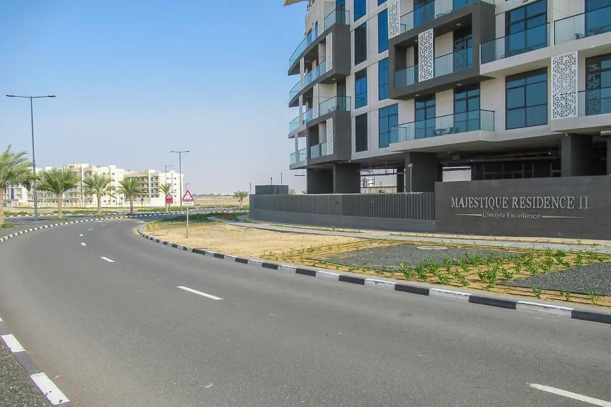 Frank Porter - Majestique Residence 2 Dubai Apartment